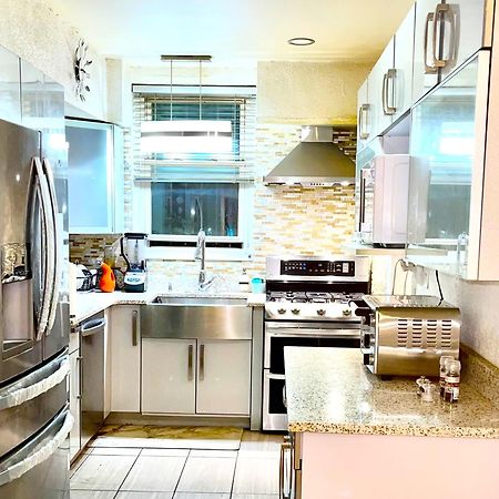 Lga Airport 3 Mins, 3 Bedroom Duplex House, Parking And Private Backyard, 9Mins Subway! New York Luaran gambar