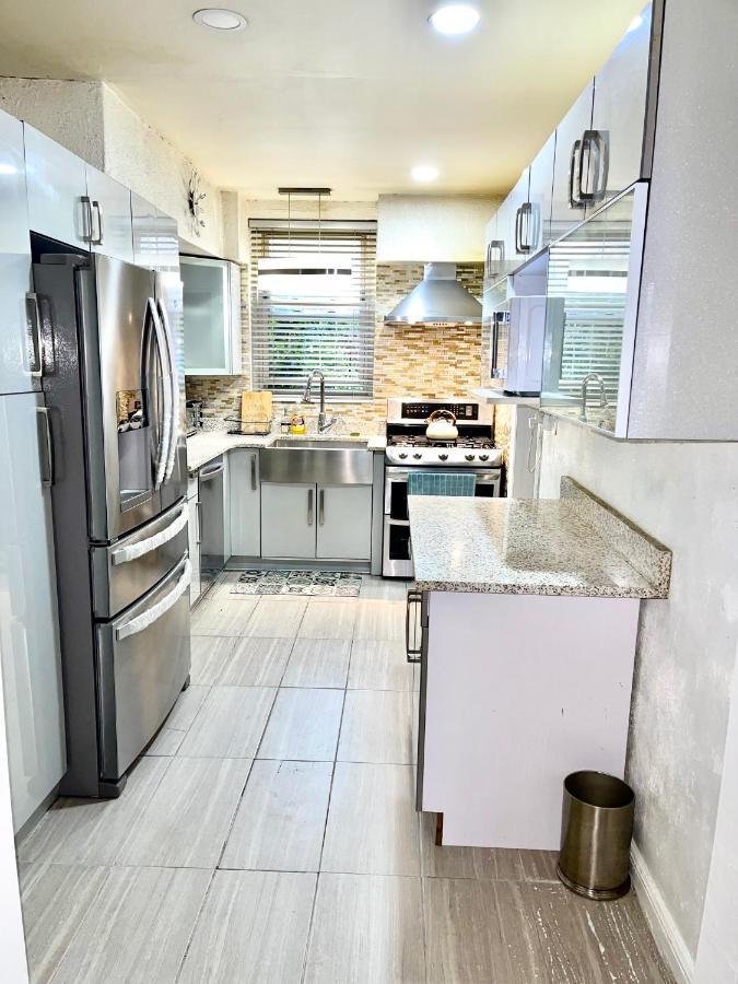 Lga Airport 3 Mins, 3 Bedroom Duplex House, Parking And Private Backyard, 9Mins Subway! New York Luaran gambar
