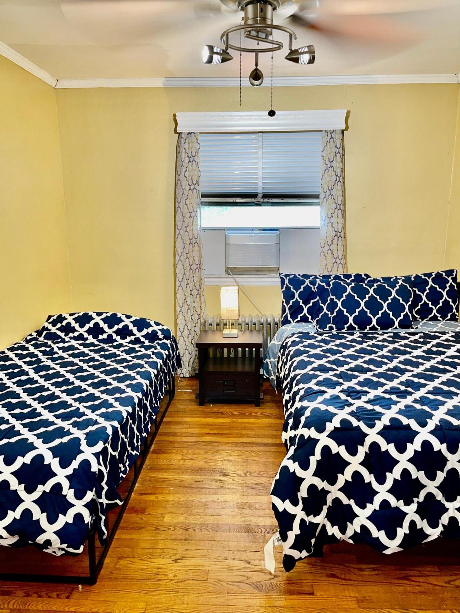 Lga Airport 3 Mins, 3 Bedroom Duplex House, Parking And Private Backyard, 9Mins Subway! New York Luaran gambar
